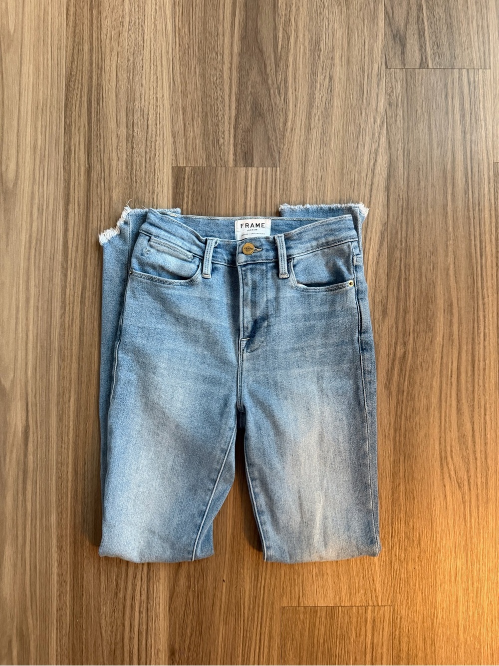 Frame Denim Light Wash High-Rise Cropped Jeans